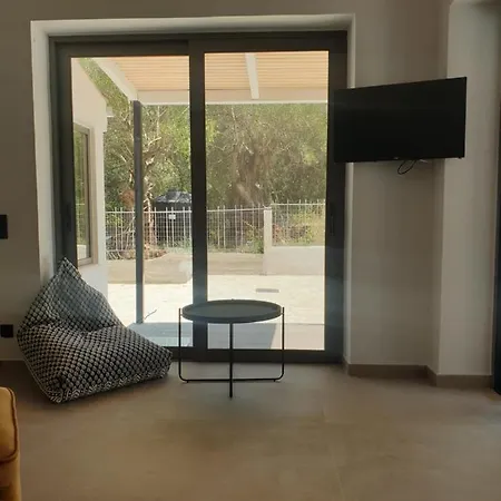 Tatil Evi Lavender Áyios Nikítas